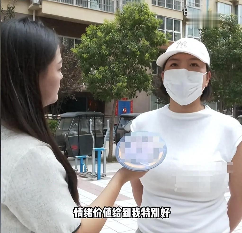 45岁的油腻大叔，都能够骗取女人414万，女子怀孕后才发现，迈巴赫是假的，全都是