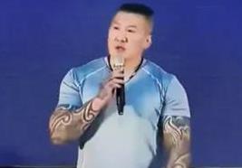 昨天“馆长”到台湾花莲参加了国民党总召傅崐萁组织的活动，他在活动现场发表了演说，