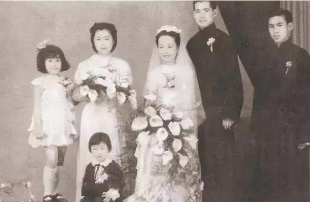 1906年，豪门名媛陆英十里红妆，风光大嫁，嫁妆装了整整10艘船。黄浦江的晨