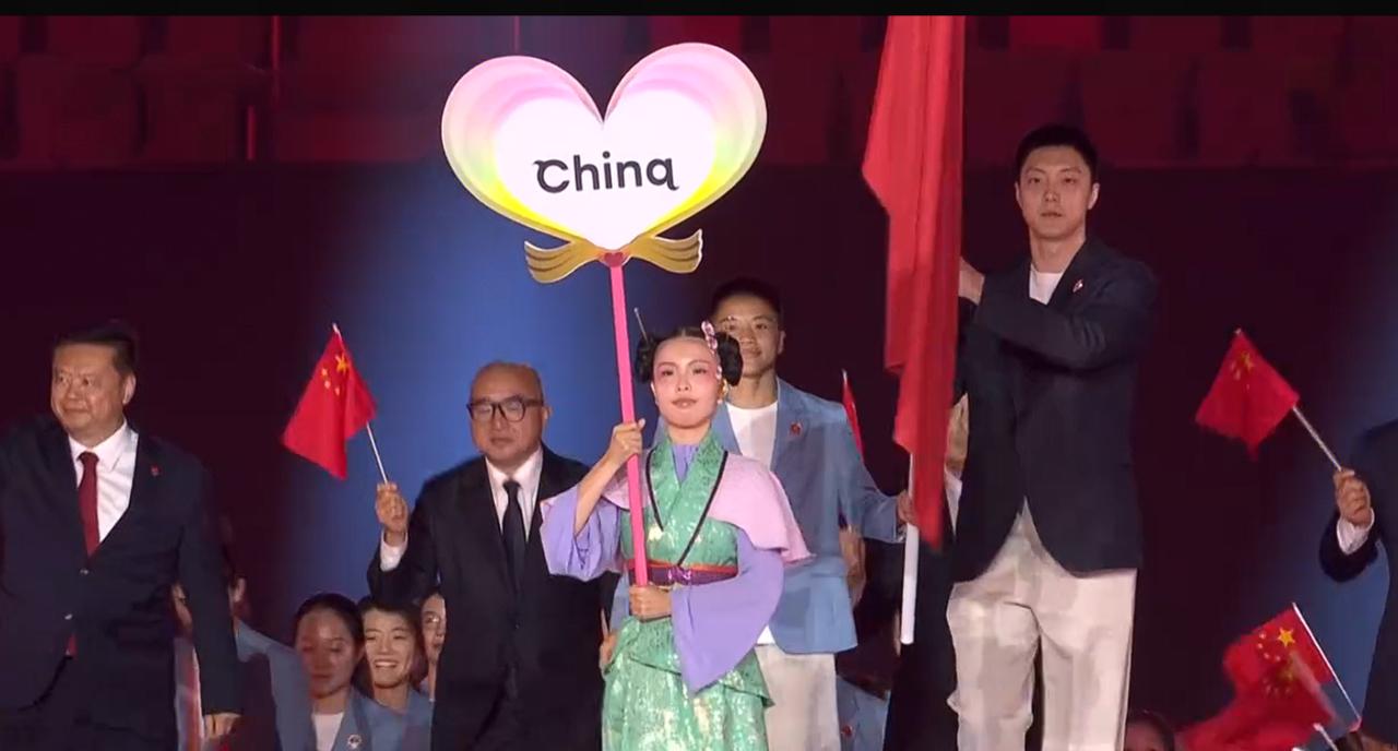 北京时间9月19日17：00，备受瞩目的第20届亚运会如期开幕。在运动员入场环节
