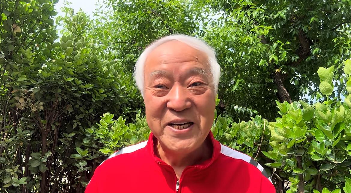牛群怎么老成这个样子。这还是曾经那个在央视舞台上，与赵本山胡侃，与冯巩平分秋色