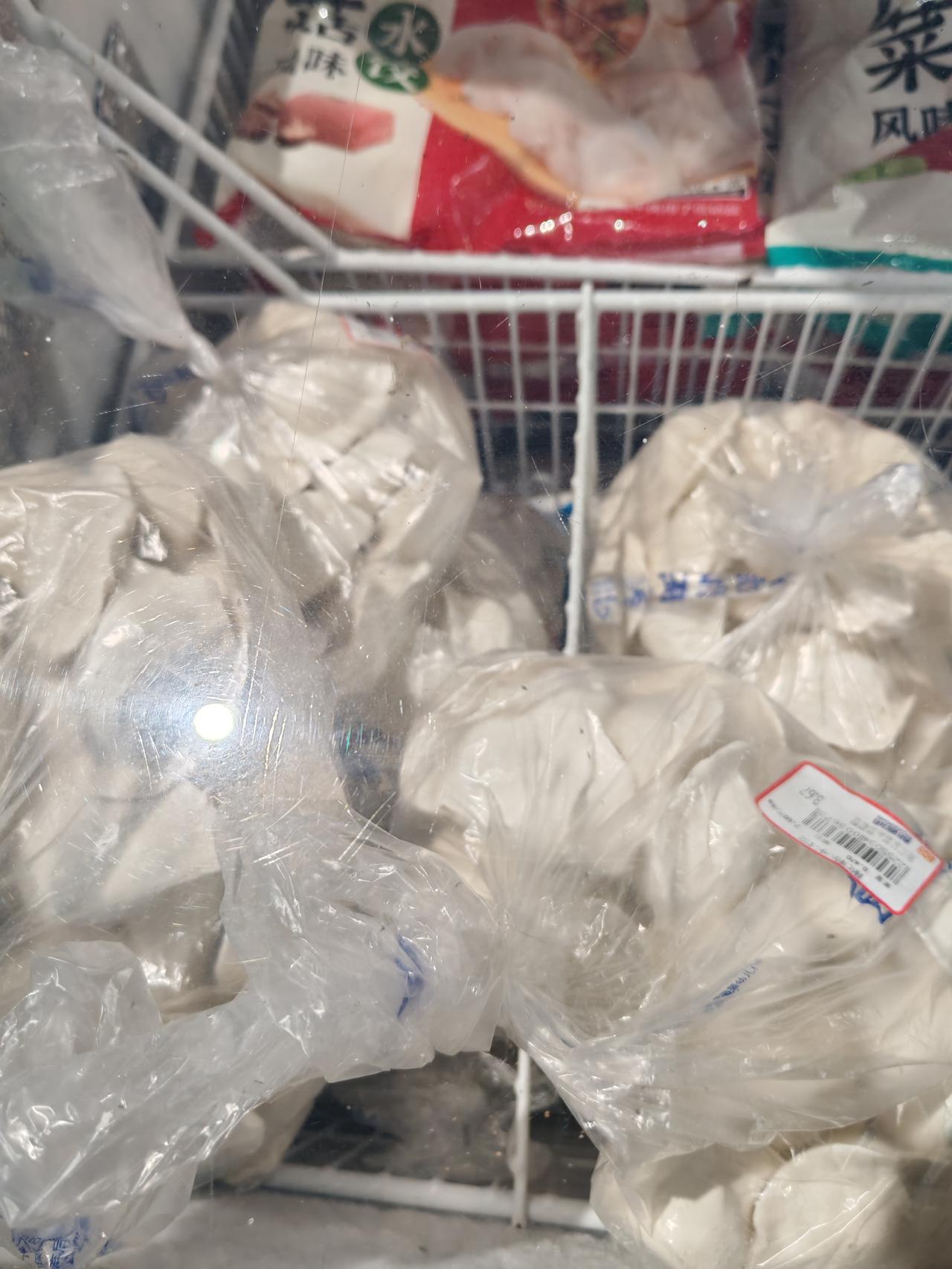 着实不敢下手12月5日，陕西西安。我这会到单位对面的超市买水杯，却意外发现水饺