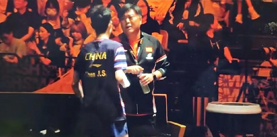 看了陈俊松打张本智和这场球，感觉国乒男队小将里出新人了。最起码他比黄友政要坚挺有