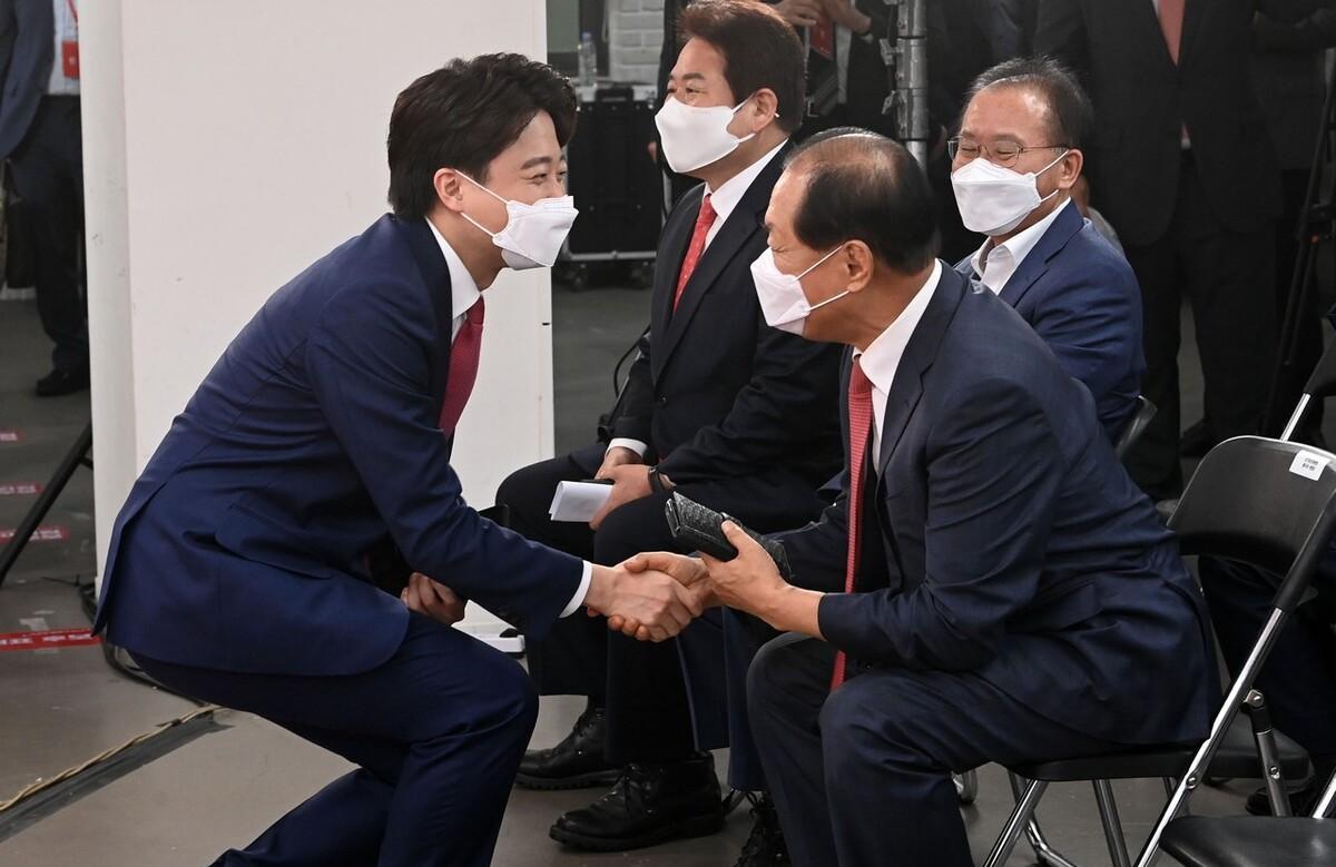 韩国突然反华原因是啥？韩学者直言韩国反华势力这几年才开始旺盛，这些人以前是都是反