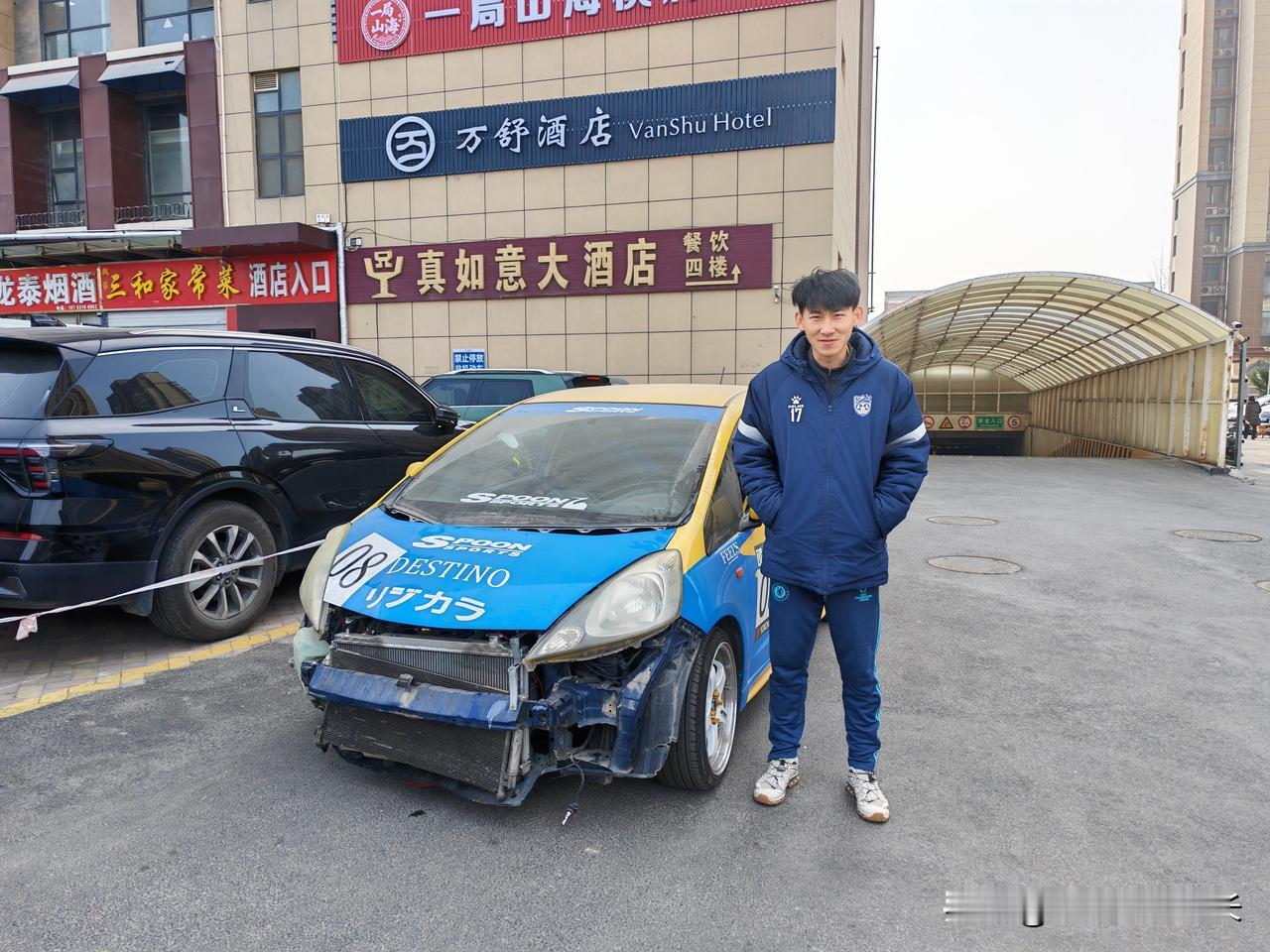 今天听了一个感人的故事，把我看哭了😭车主说：我这辆2008年的本田飞度硬了一