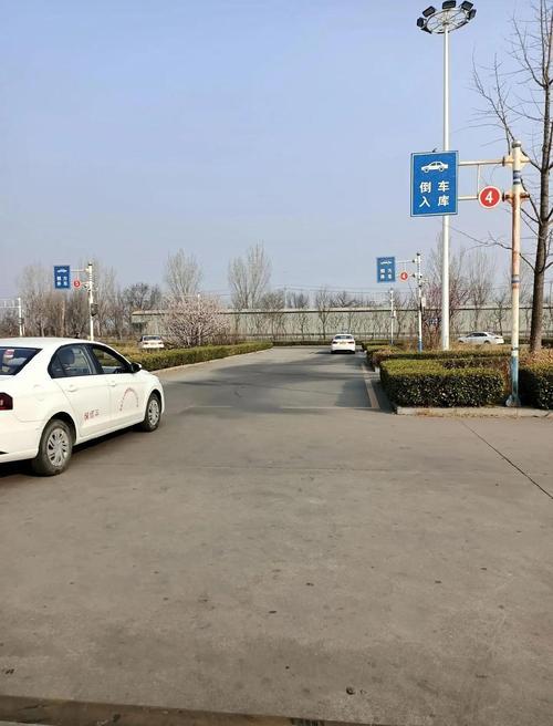 科目二挂科后，我决定一辈子不开车了！科目二考到第三次，我又在倒车入库上挂了。