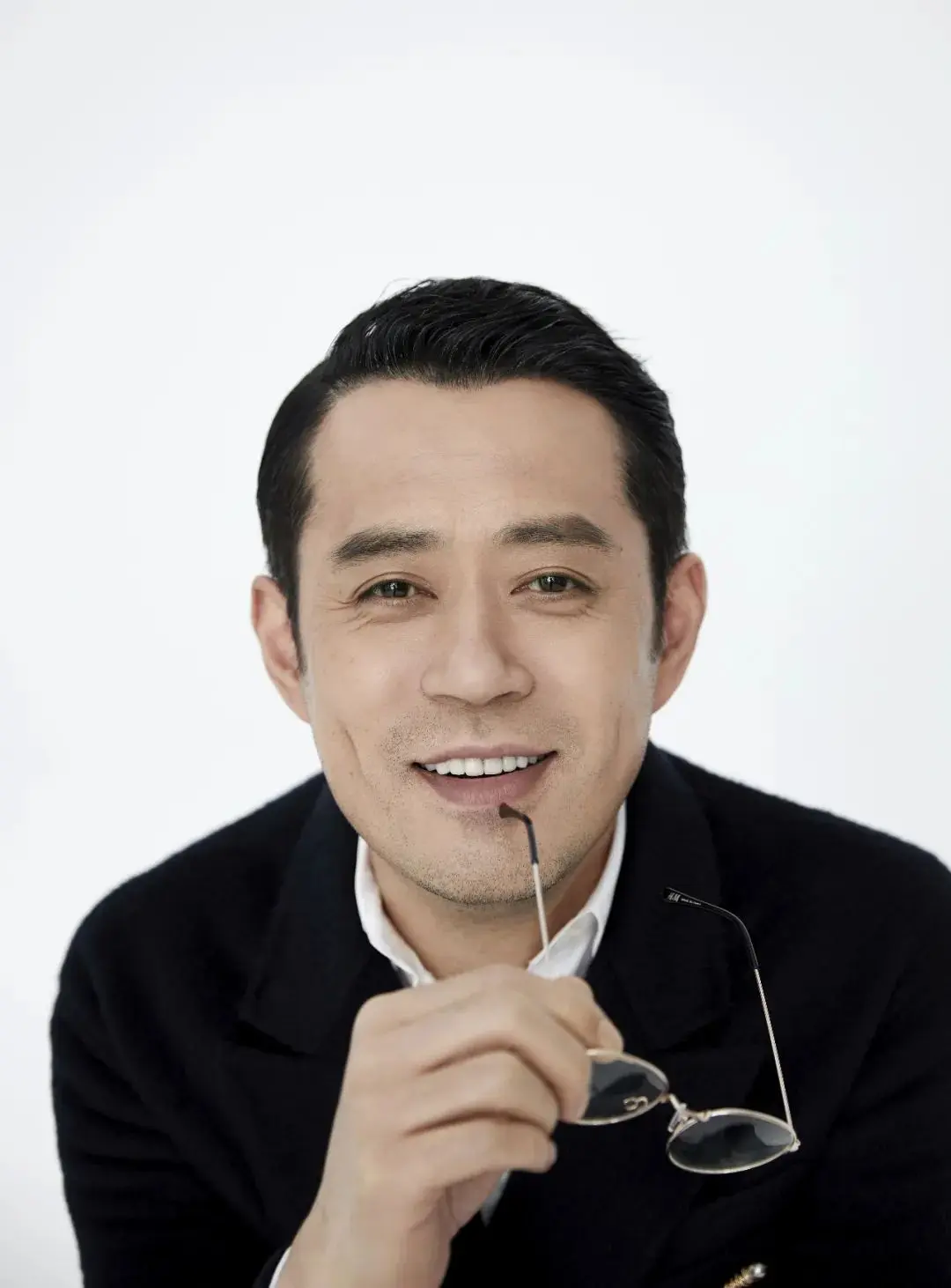 主持人问刘钧:“你最害怕和哪位女演员拍戏？”刘钧说:“我最害怕跟刘琳拍戏，她总是