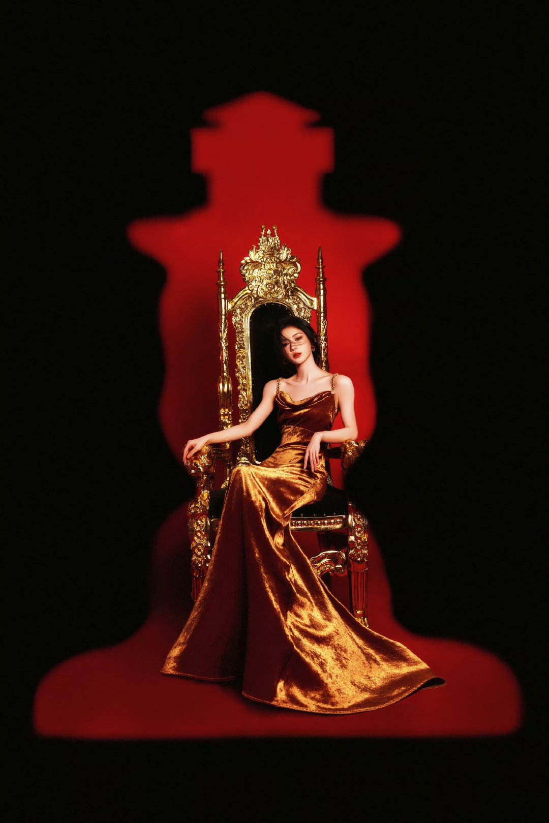 鞠婧祎王座上的女王王座上的鞠婧祎我去！这简直是女王，太美了吧，参见女王陛下！