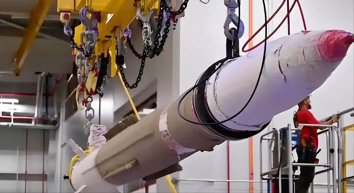 板上钉钉了！美军突然官宣要搞个大动作，7年要狂造2000枚“爱国者”拦截弹，年产