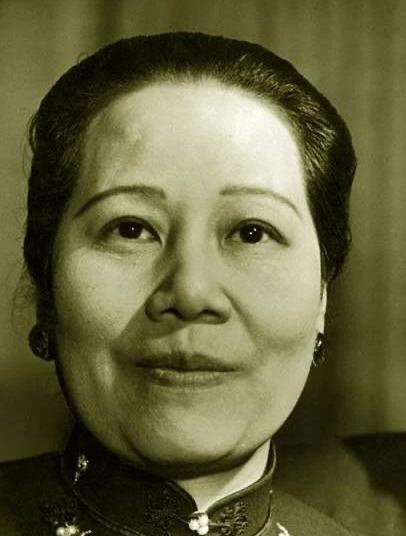 1947年，杜鲁门秘密调查了宋家在美国的财产，结果发现，宋霭龄在纽约的大通银行有