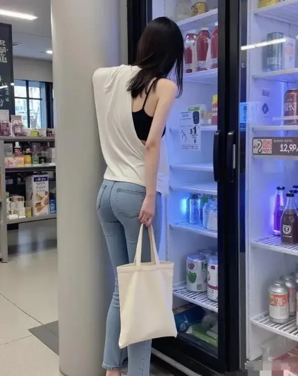 这样的身材，脸蛋已经不重要了吧？