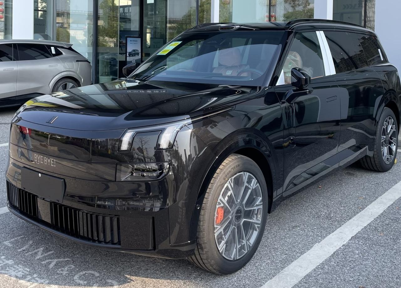 28.98万买一辆只能跑20公里的电车，听起来像笑话，却是领克900的...