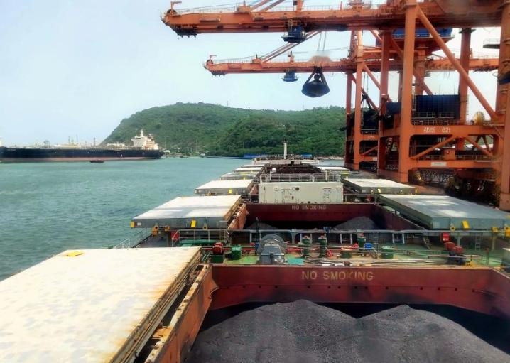 接下印度12.5亿大单，没签合同就开工。2026年1月，华东重机接