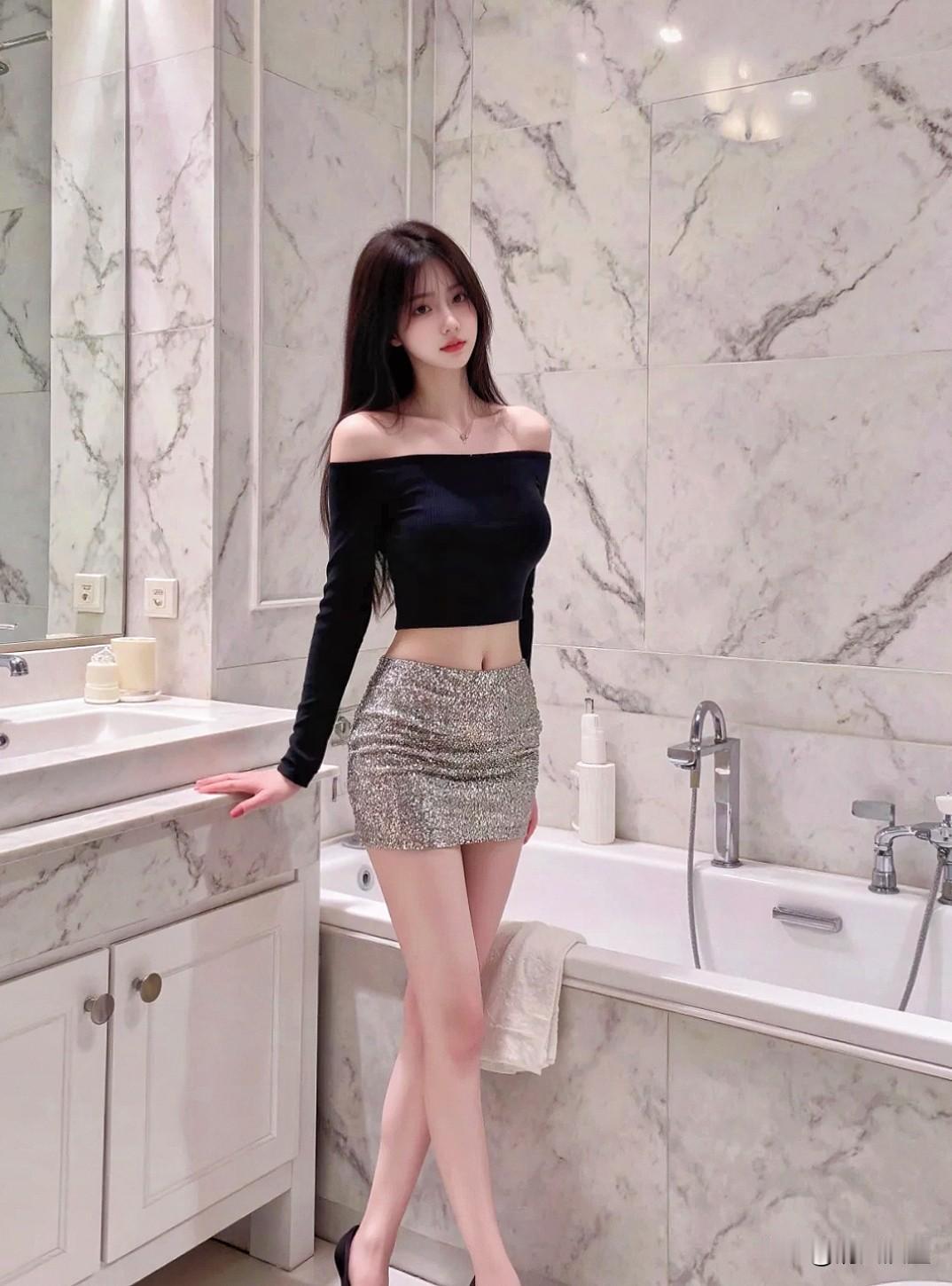 我没有那么坚强，我只是个女人，有许多事我只是在硬撑着，我也有心情不好想发脾气的时