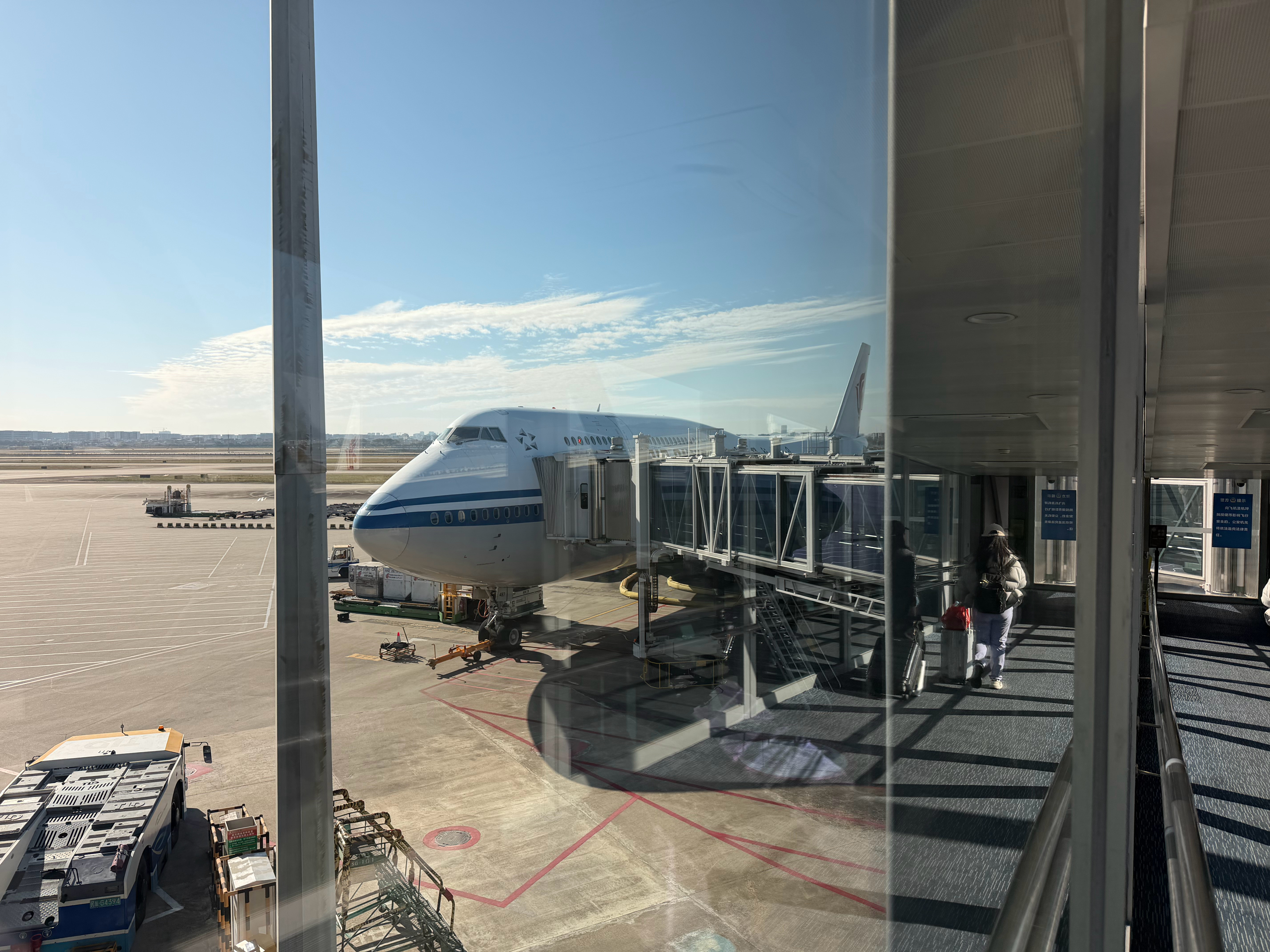 之前坐过的很多747都退役了，临时改了机票，非常幸运再坐747，真是坐一次少一次