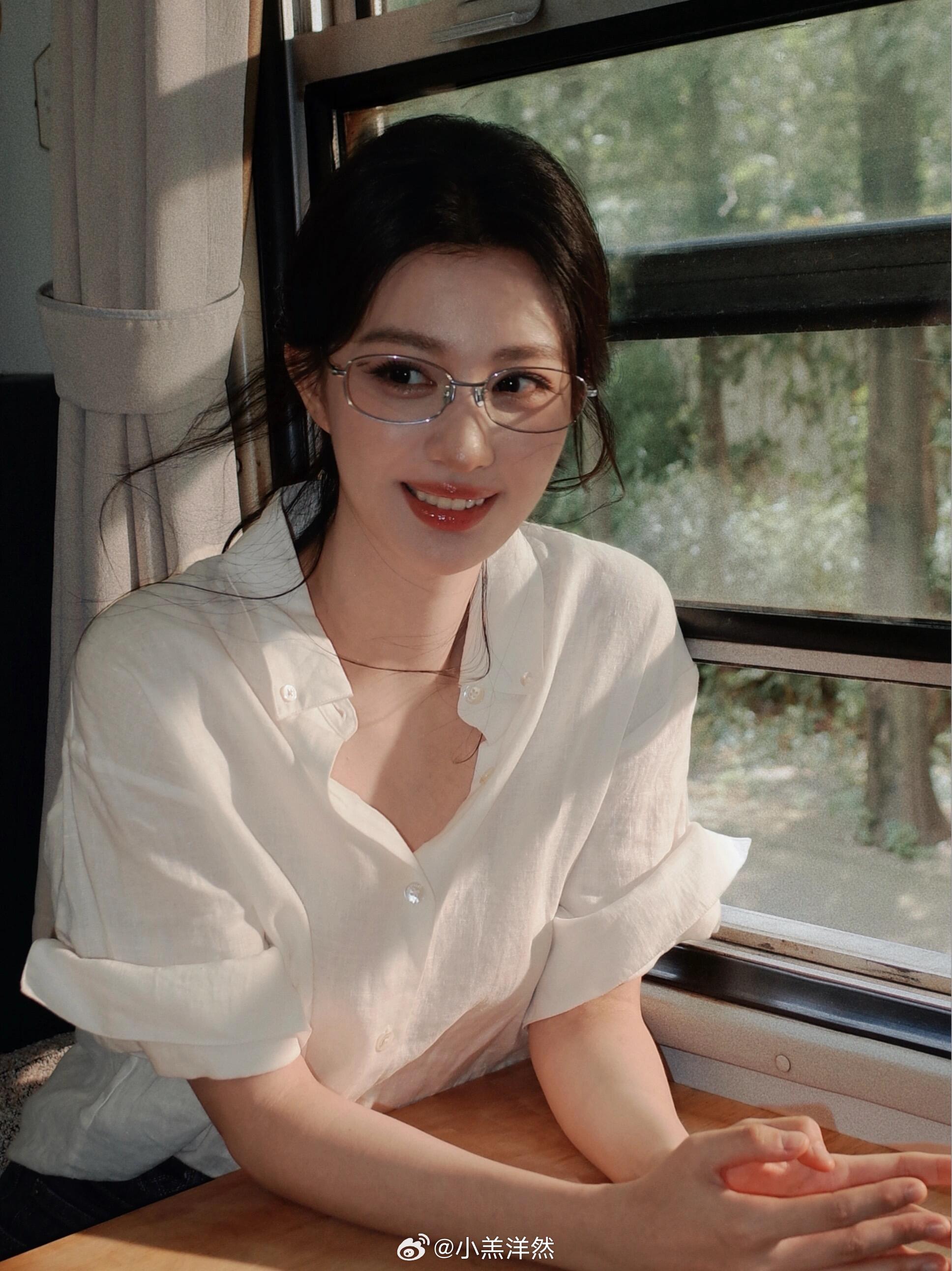 美女姐姐🥲​​​