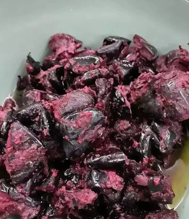 来一个广东朋友介绍一下，这是什么特色美食？