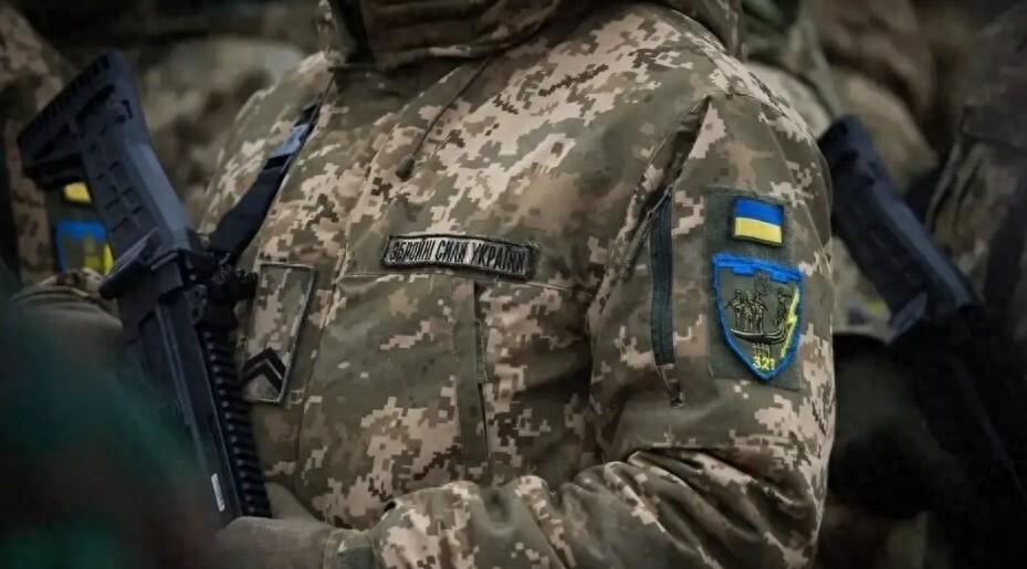 举白旗！乌克兰输的底裤都没了！11月5日，俄罗斯敢死队把旗帜插在了红军城的制高