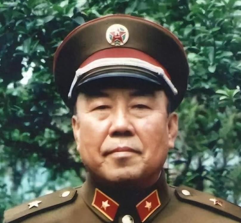 1979年，11军军长陈家贵刚从中越前线回来，就在街上遇到流氓碰瓷，向他索要巨额