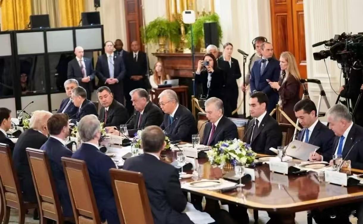 日本欲在12月20日东京举行首届“日本—中亚五国首脑峰会”，并邀请哈萨克斯坦、乌