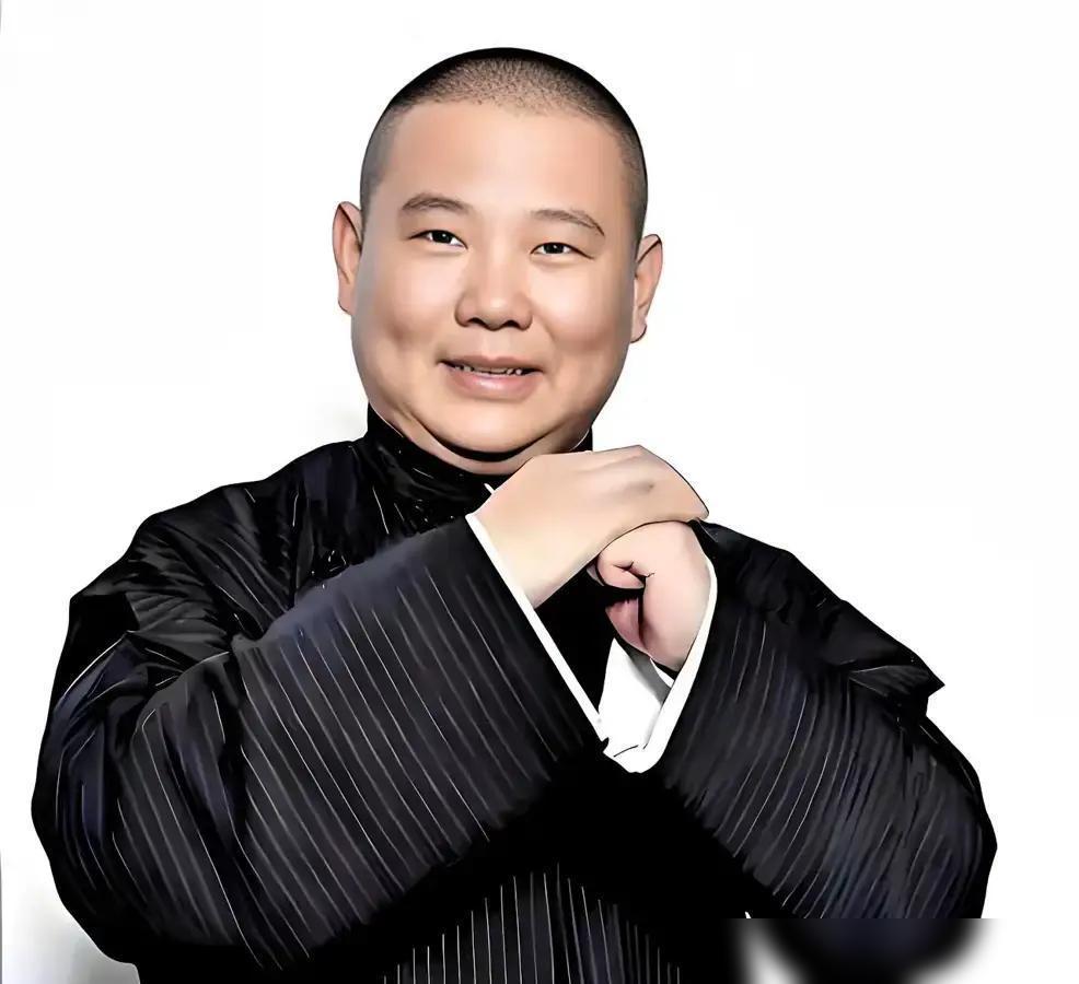 德云社开始“放生”顶流了。张九龄合约到期那天，郭德纲没摔茶杯。反而把九队队长的印