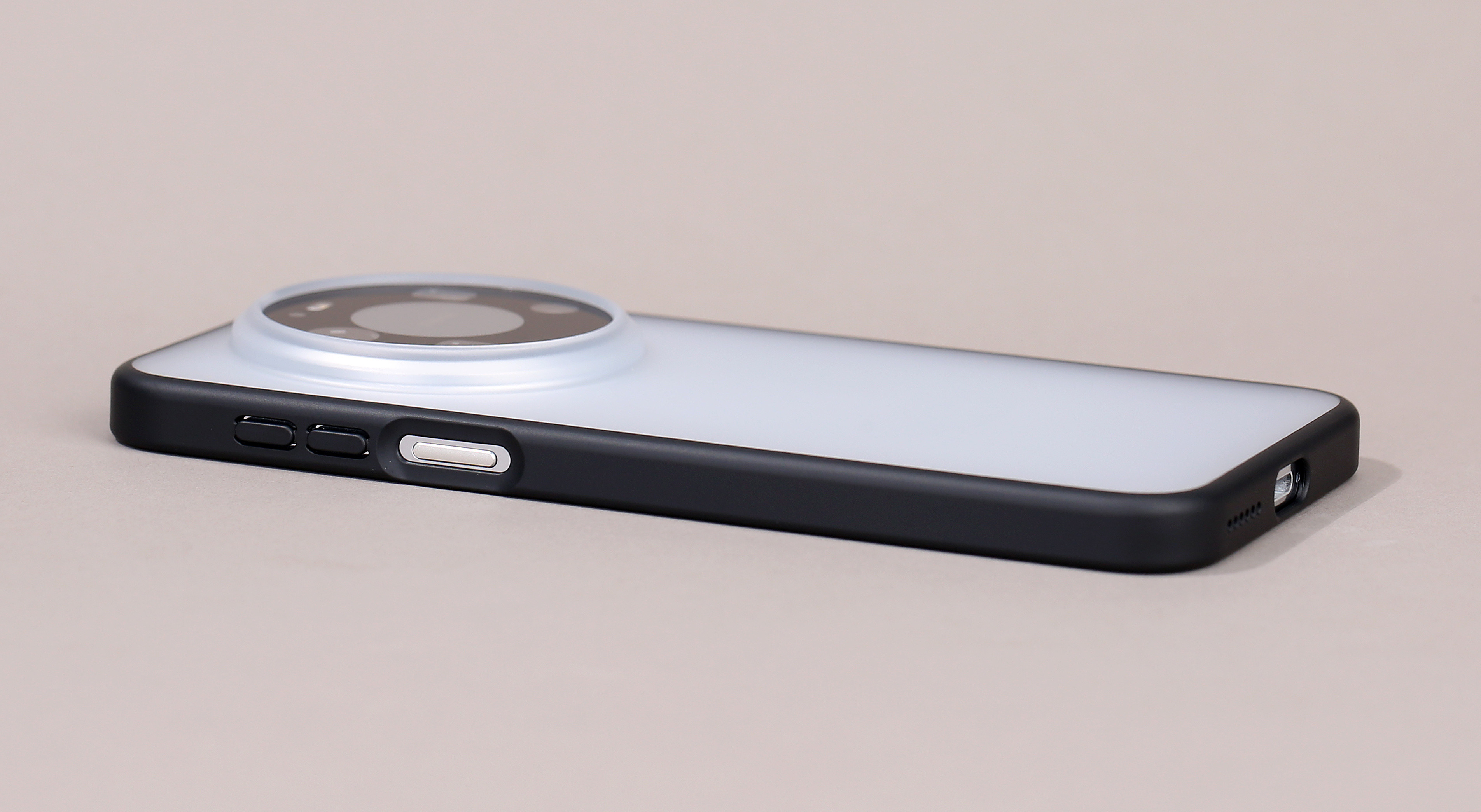 朋友们，Mate80ProMax013来了。边框约1.4mm，背板约1.