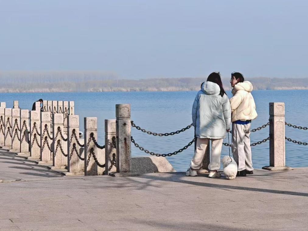 人这辈子，追来追去，到最后才发现，最踏实的幸福从来不是大富大贵，也不是声名显赫，
