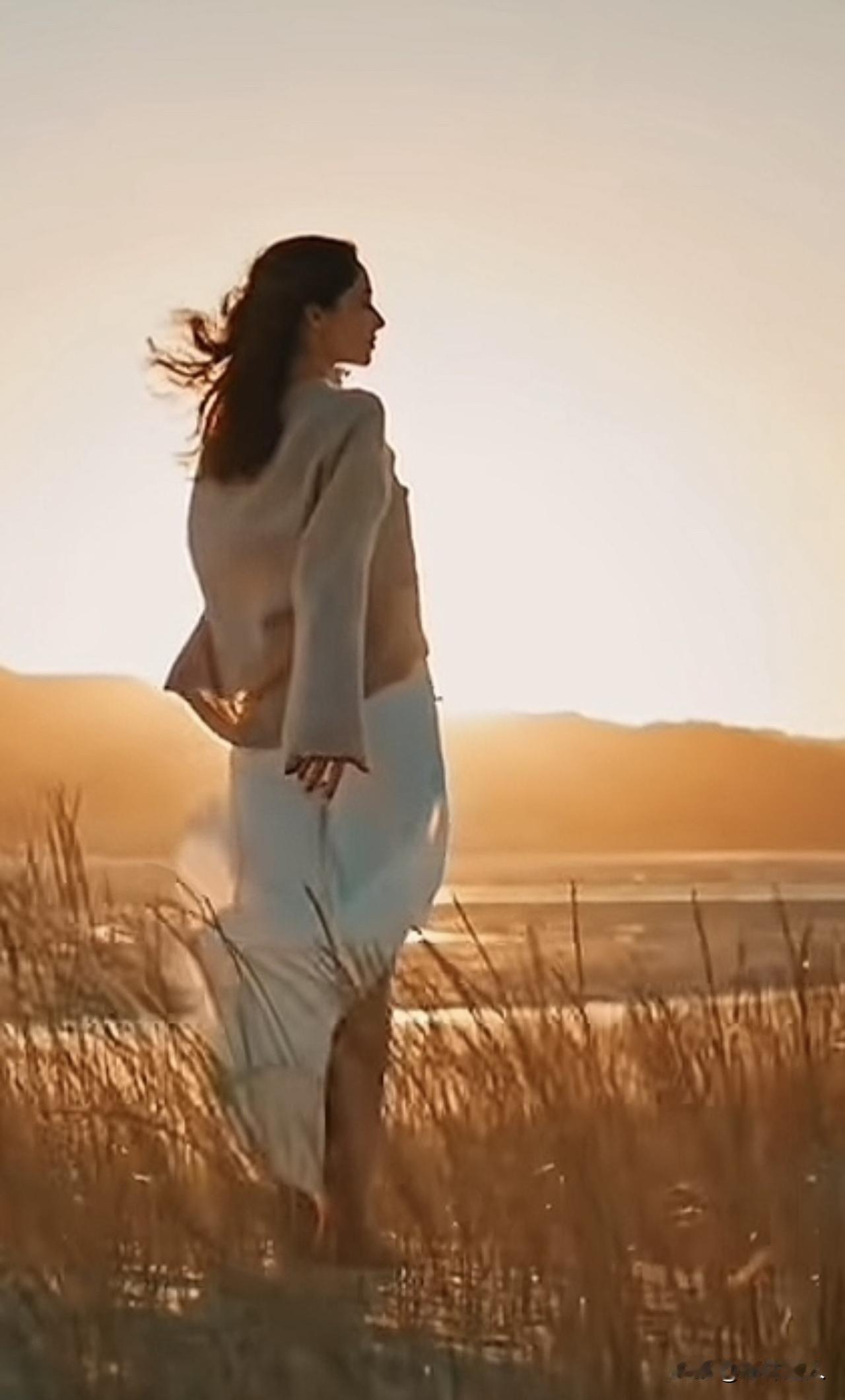 新思维：人只有欲望，就难以高尚。网上有人高调宣扬：“人一定要珍惜身体尚存的欲