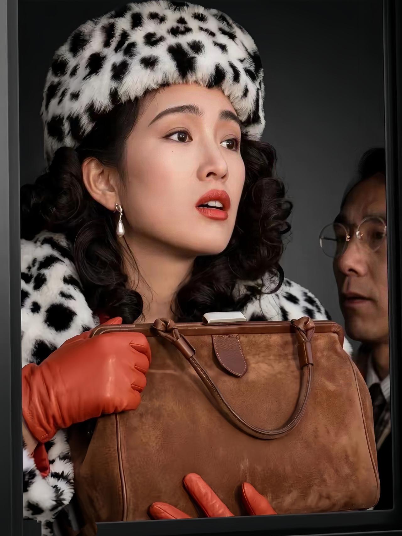 巩俐剧照，真美！[比心][比心][比心]巩俐魅力四射！[赞][赞][赞]巩俐