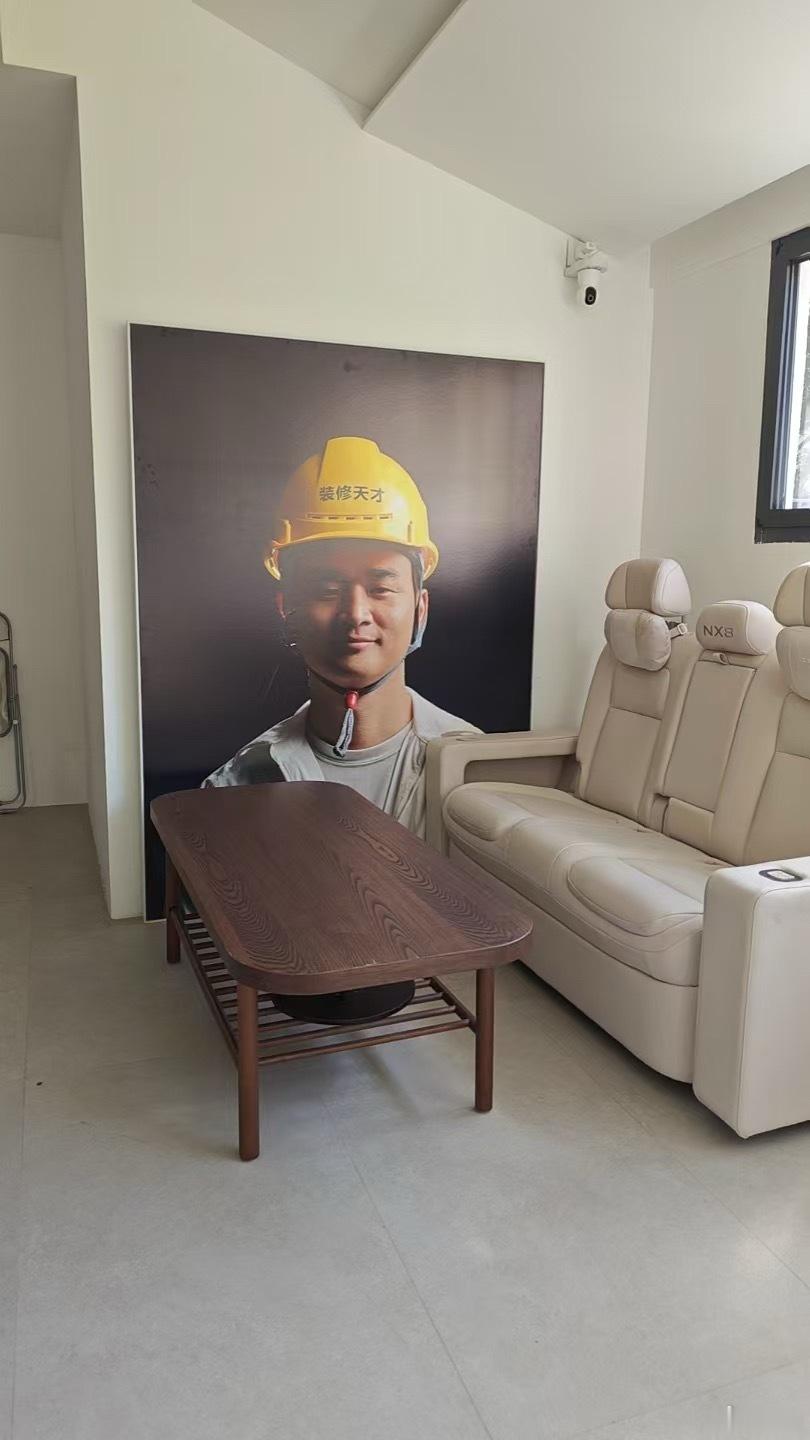 晚上去吃烧鸡，说给我们准备了一个VIP位置。。。