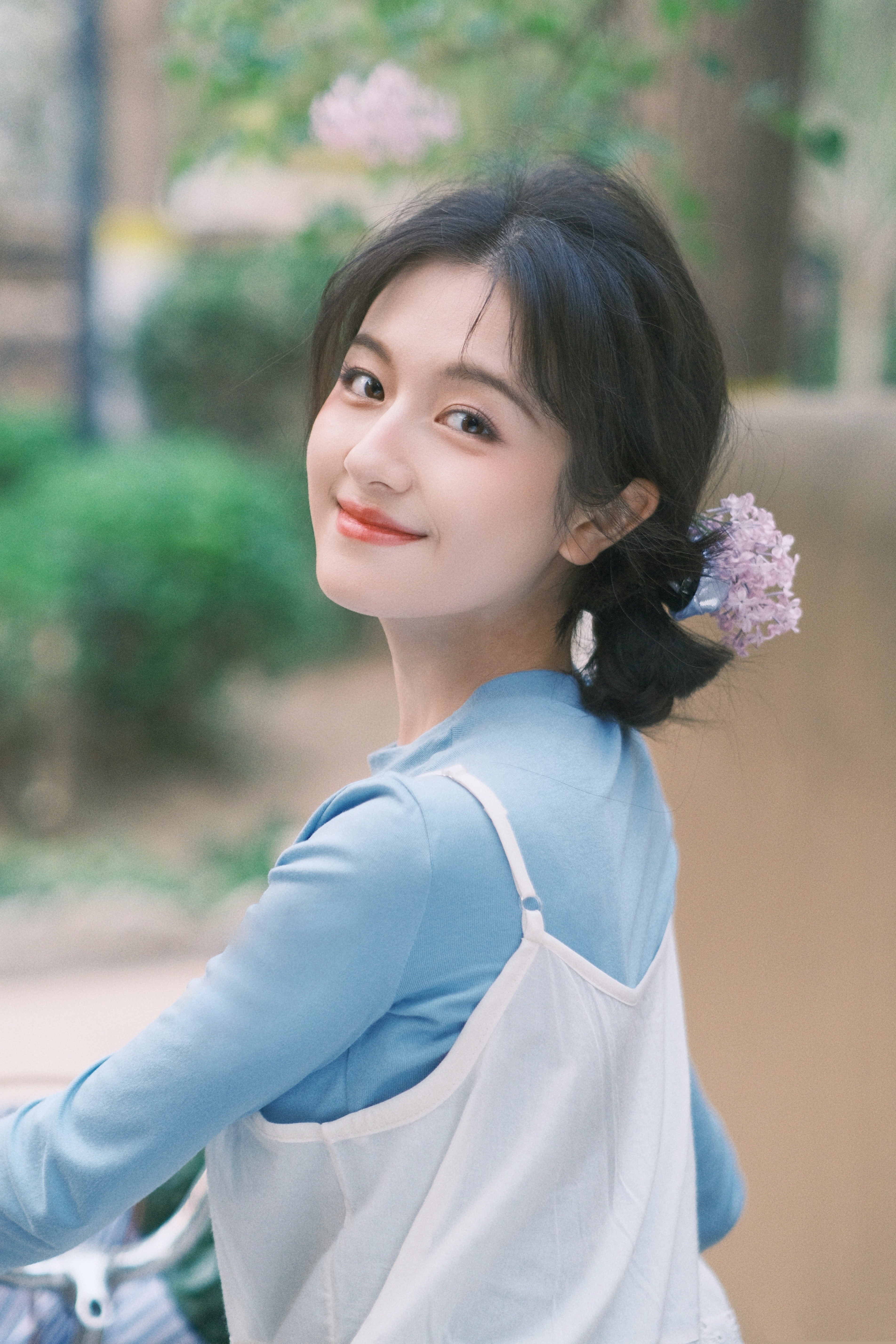 李兰迪，淡蓝的少女感​​​