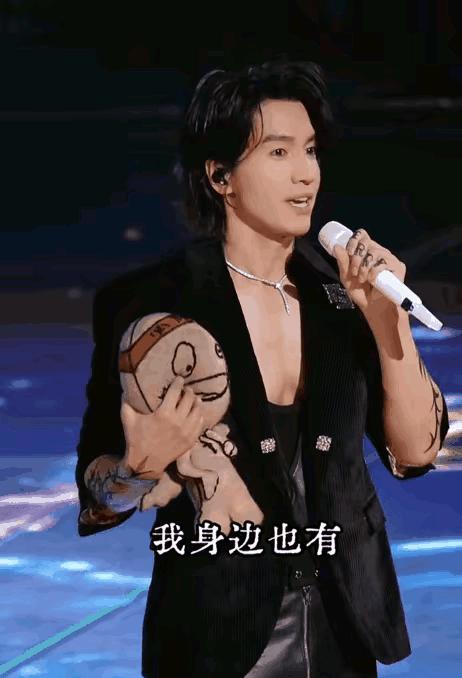 言承旭演唱会只提周渝民吴建豪，朱孝天被“除名”？成年人的友情，早就不需要解释了