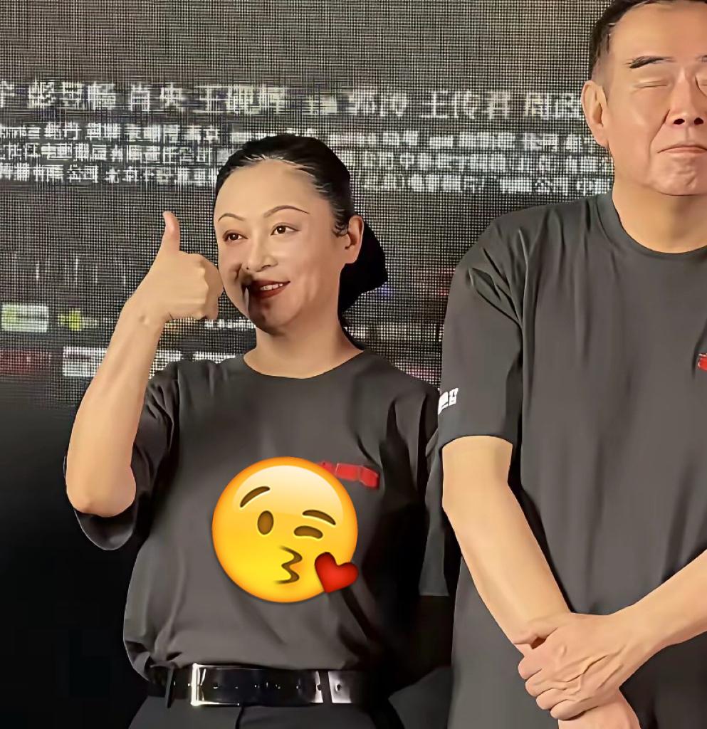 陈凯歌肯定是嫌弃陈红老了！看到陈凯歌和陈红最近同框，俩人看着是有点各走各的，