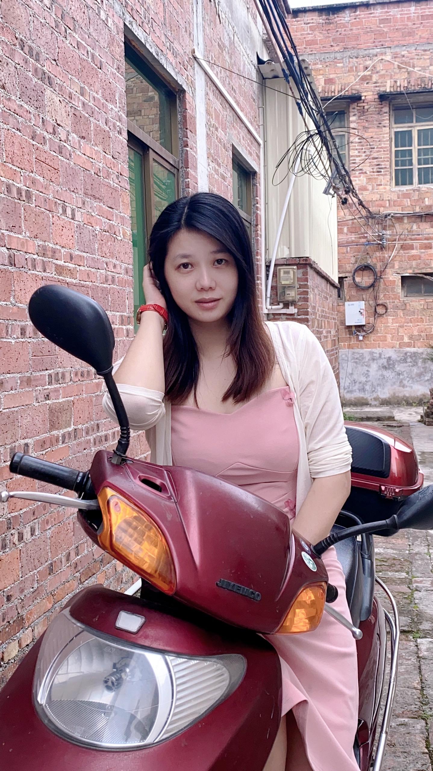 喂，你明天有没有空？