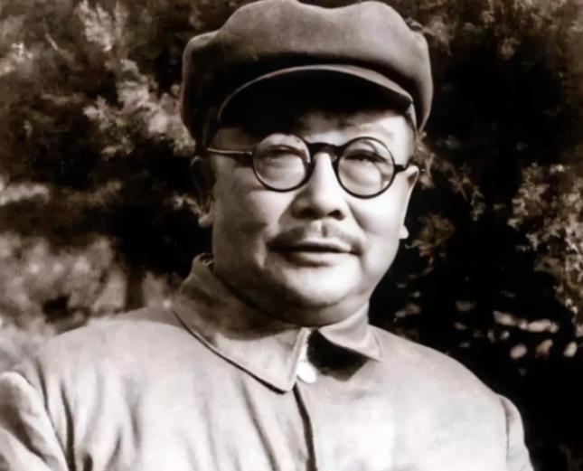1949年，李克农走进毛主席房间，看见一物后，瞬间脸色大变，扭身冲向寺庙，要不是
