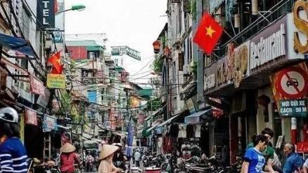 一个美国网民发帖：我刚在中国待了两周。开始的时候我以为我们完蛋了，但是当我回到美