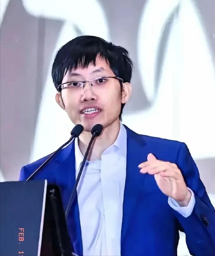 全球都惊呆了！西方科技圈坐不住了！中国科学家梁文锋带领团队研发的Deep