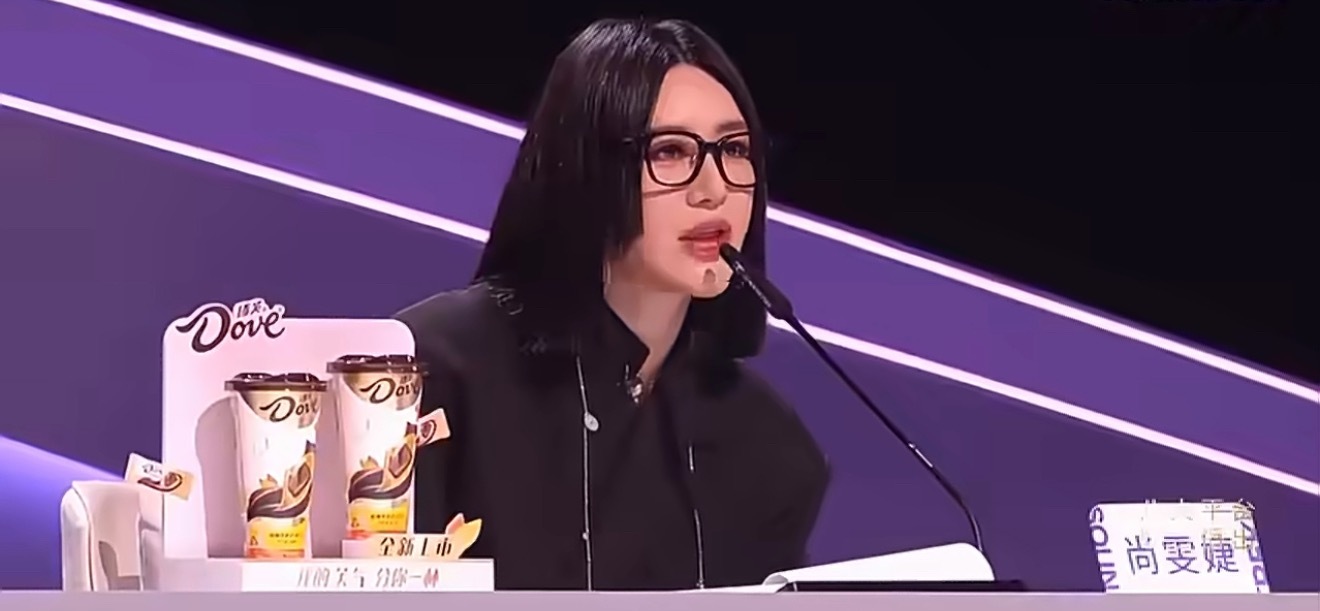 专访声鸣远扬歌手苗梦初苗梦初：“尚雯婕老师比我洒脱很多。我很羡慕这种洒脱。”她承