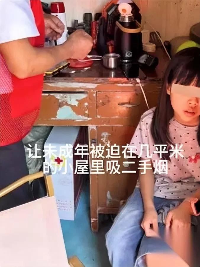 江西这女子真的太绝了五一带娃去龟峰爬山，娃摔破腿找了半天才找到有碘伏的站