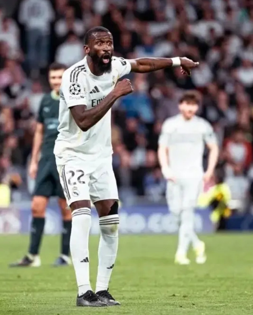 皇马高层抠门续约遭质疑：吕迪格面临降薪一半，功勋老将或被逼走