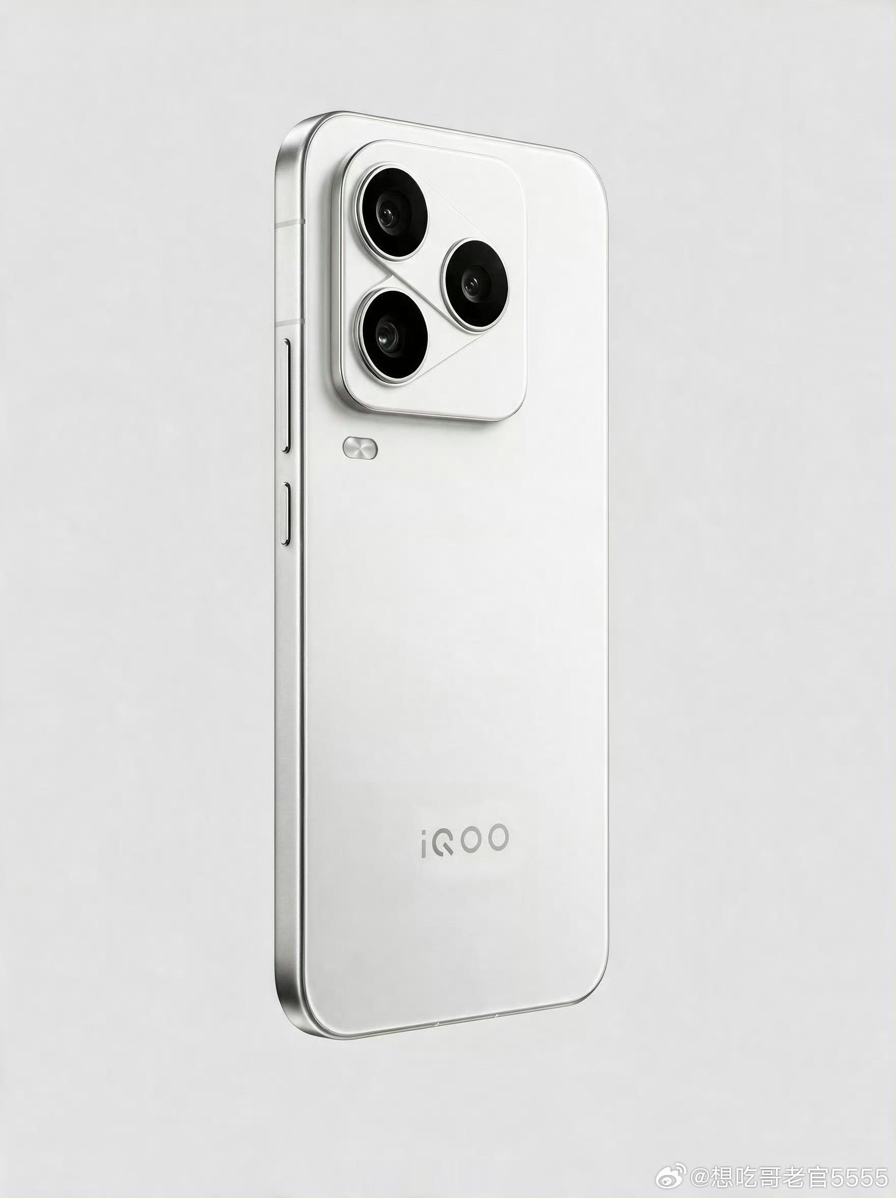 iqooiqoo16网传的iQOO16真机外观，虽然和真正的还有一定差