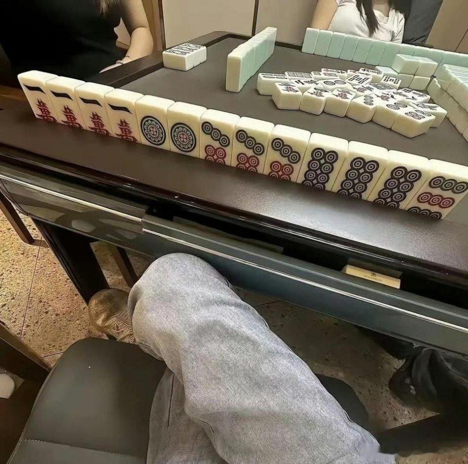 第一次打麻将，这个牌可以赢吗？