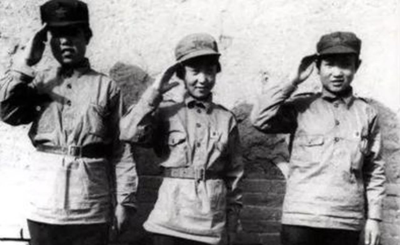 1936年，师宣传队排练了《亡国奴的味道》一剧，邀请红73师政治部主任钟伟过来观