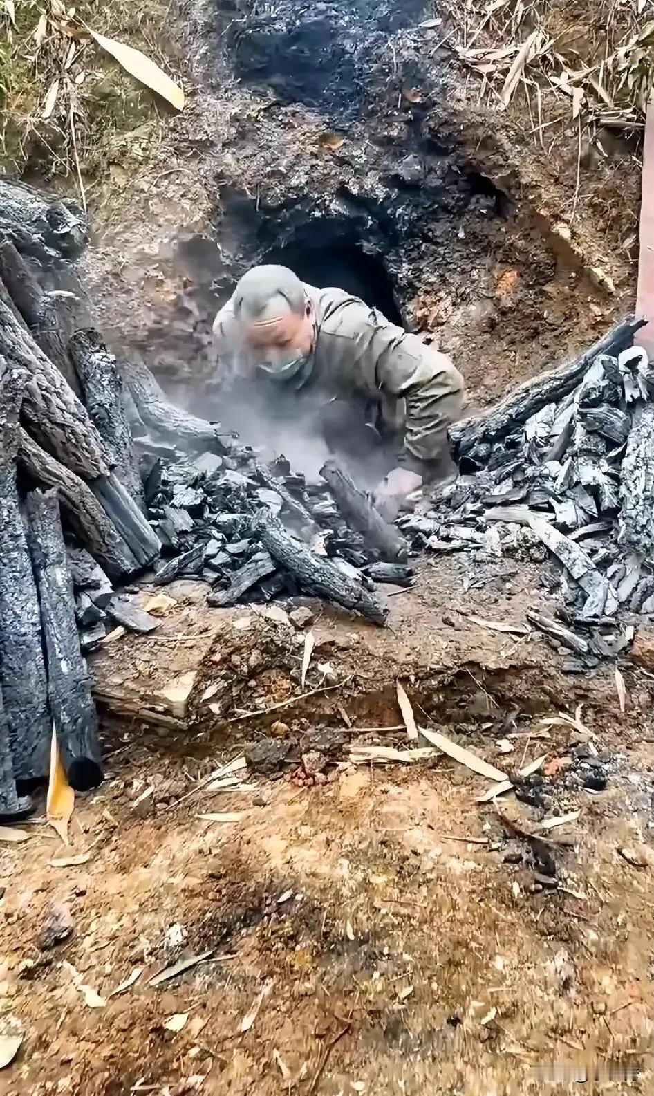 你们直接开大直接把主办方干到怀疑人生！广西选手在荒野烧炭过冬，别人都是来比赛