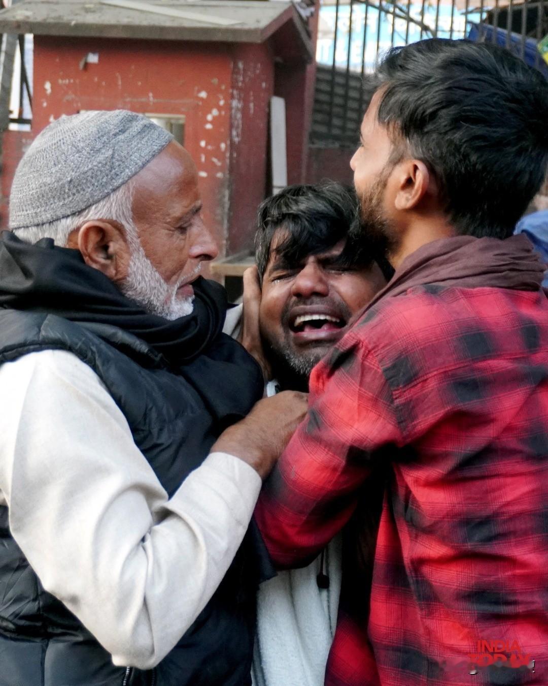 印度电视台ANI确认：新德里汽车爆炸案是那名医生不小心提前引爆了车上炸药。