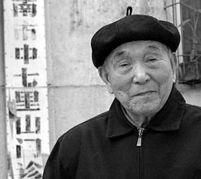 1937年，山东一位老太见到一个昏倒的日军士兵，刚把人带回家，就急忙让儿媳脱光他