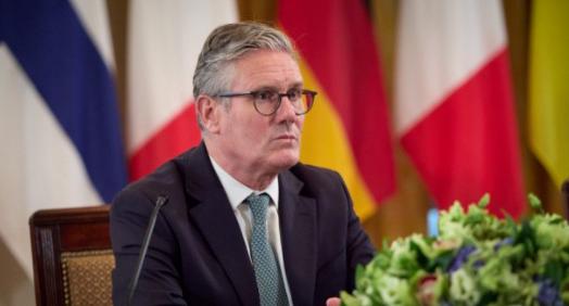 斯塔默：普京无论怎么自言自语，俄罗斯都不会赢得战争英国首相斯塔默呼吁欧洲国家