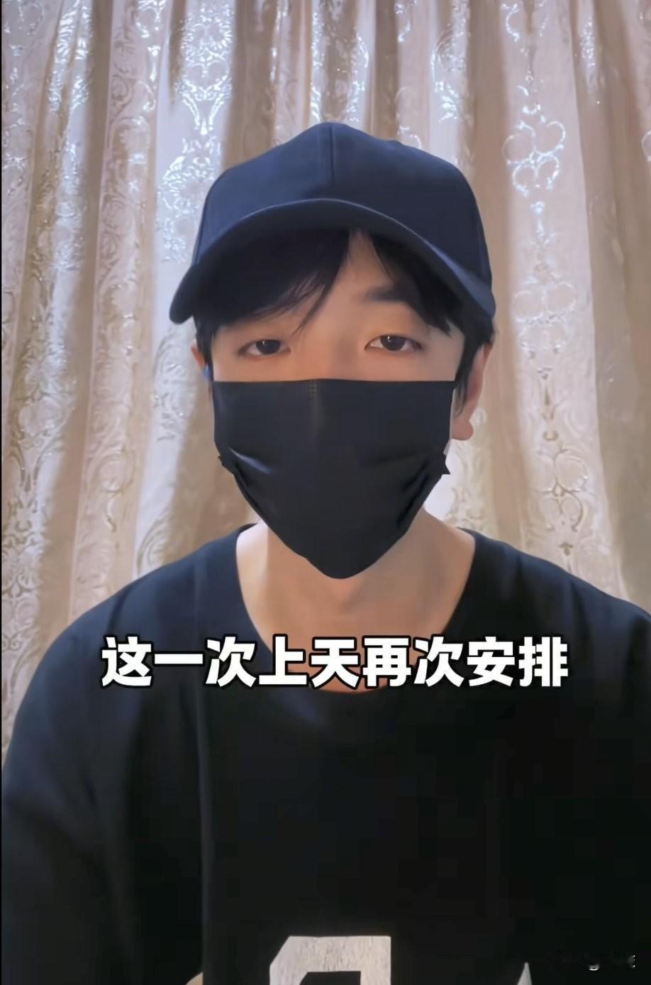 最近网上有个台湾小伙的主意火了，说解放台湾不用打仗，他建议先揪出台独头目，弄个黑