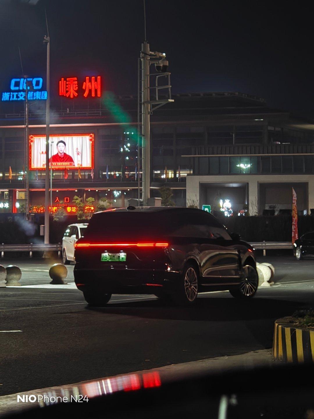 今天从江苏开到浙江，一路上遇到6台新8，这就是爆款的力量。