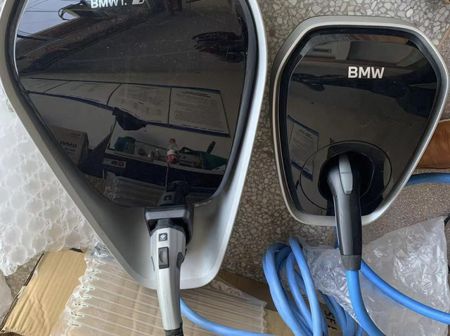 请教大家一句这个充电桩的问题宝马水滴充电桩pro，就是图中小的那个，能不能